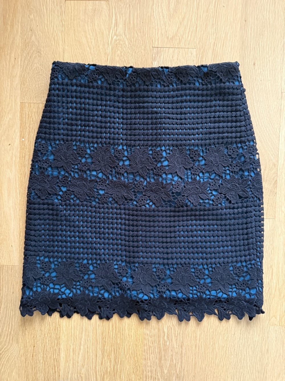 New Loft Crochet Lace Mini Skirt